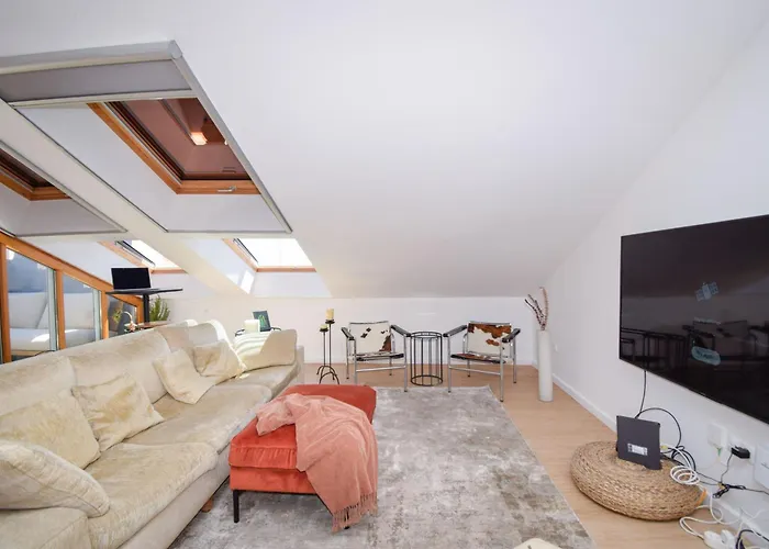 Plumera House * Paço de Arcos